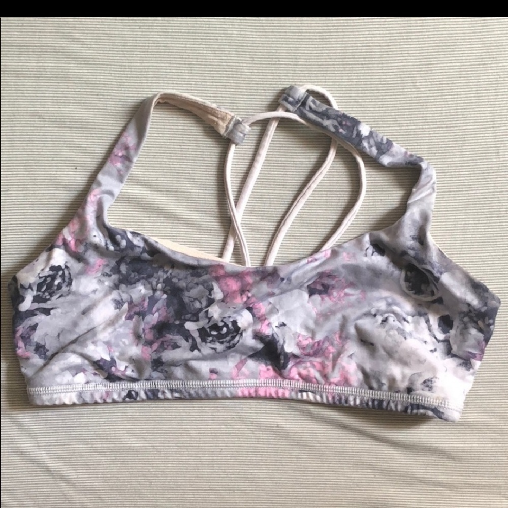Lululemon sports bra
